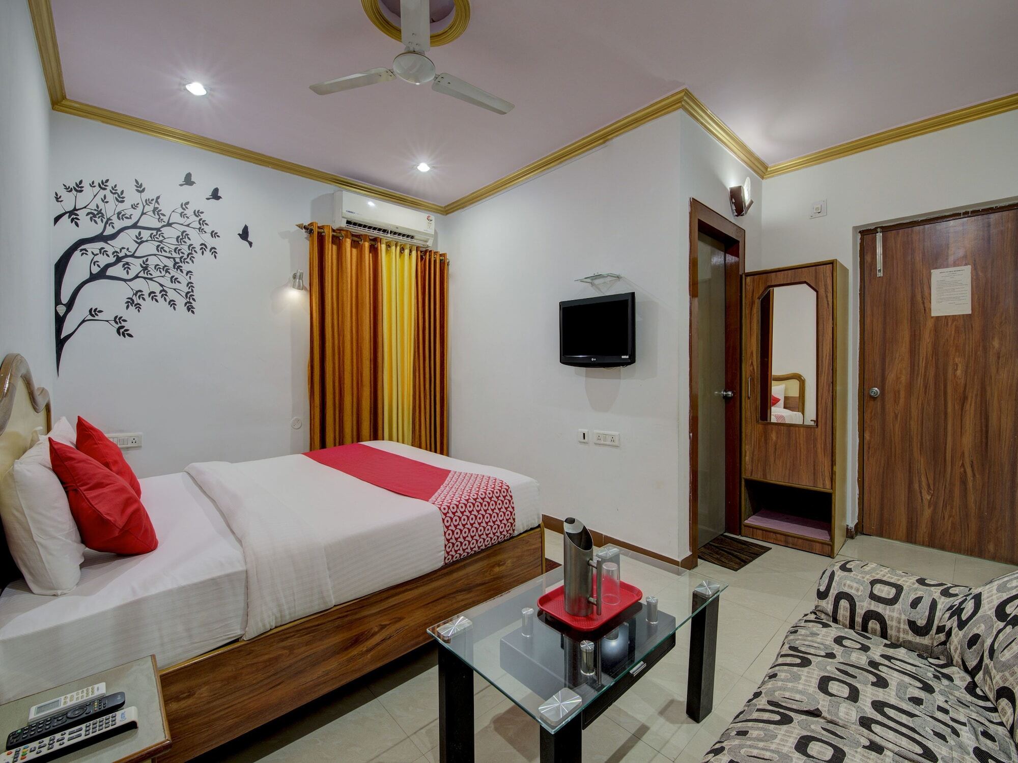 Oyo 4275 Hotel Sunraj Residency Ráncsí Kültér fotó